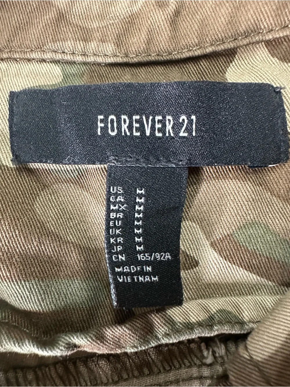 Forever 21 Camouflage Women’s Button Up Jacket with Patches. Size Medium. - Picture 7 of 9